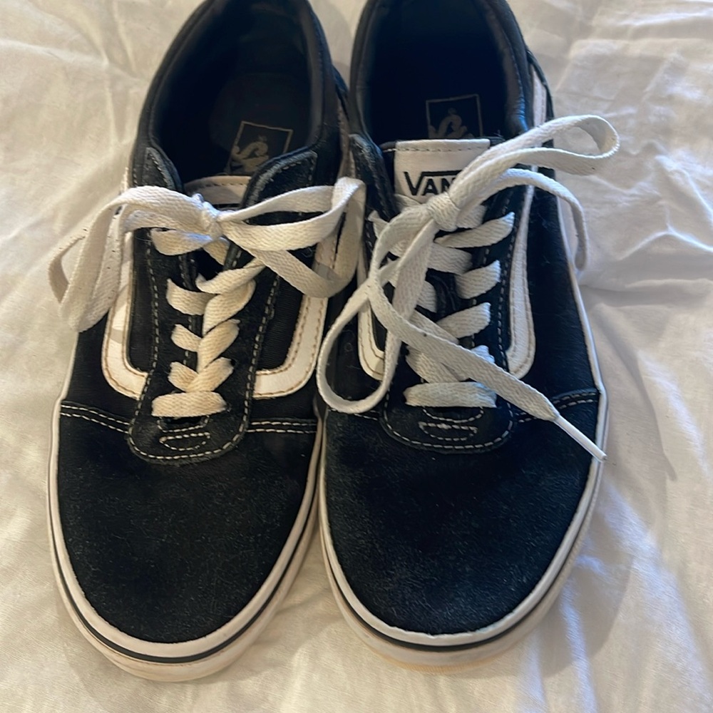 Vans Youth black sneakers 4